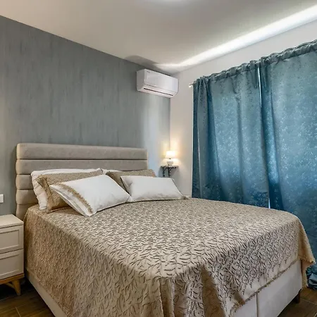Premium Sveti Filip i Jakov